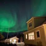 Arctic Photo Retreat Lofoten - Lakehouse Bjorkly