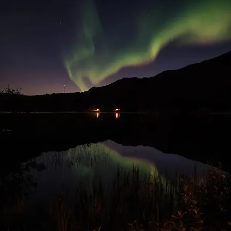Arctic Photo Retreat Lofoten - Lakehouse Bjorkly *