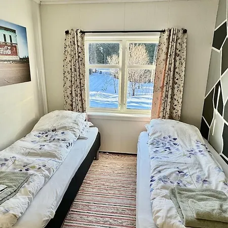 Arctic Photo Retreat Lofoten - Lakehouse Bjorkly Holiday home Vestvagoy