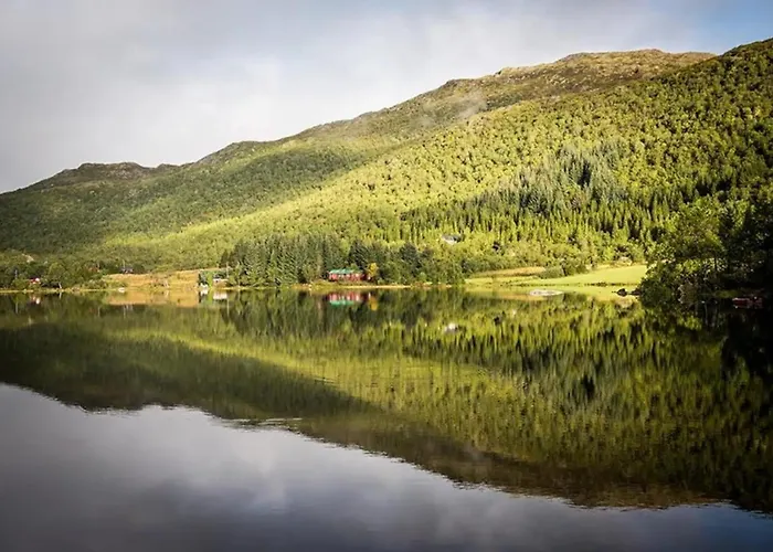 Arctic Photo Retreat Lofoten - Lakehouse Bjorkly Semesterbostad *