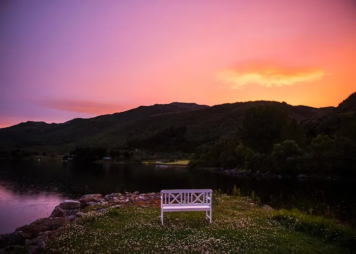 Arctic Photo Retreat Lofoten - Lakehouse Bjorkly Semesterbostad *