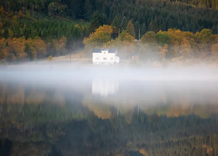Arctic Photo Retreat Lofoten - Lakehouse Bjorkly Semesterbostad *